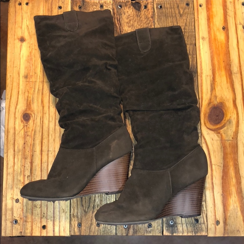 Wedge boots